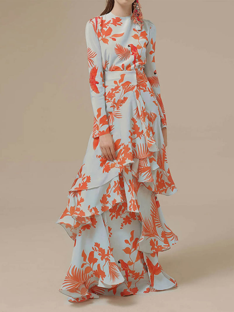 Well Tailored Dress with a Graceful Silhouette
