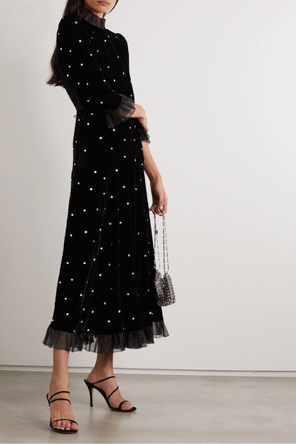 Classic Vintage Dress with a Flattering Fit