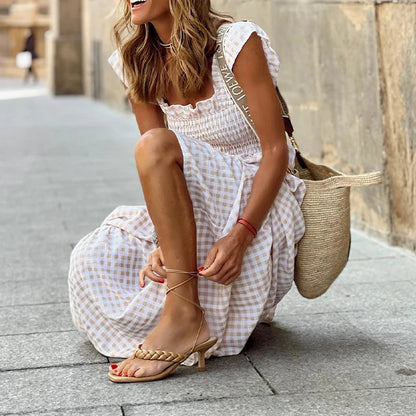 Classic Vintage Dress with a Flattering Fit
