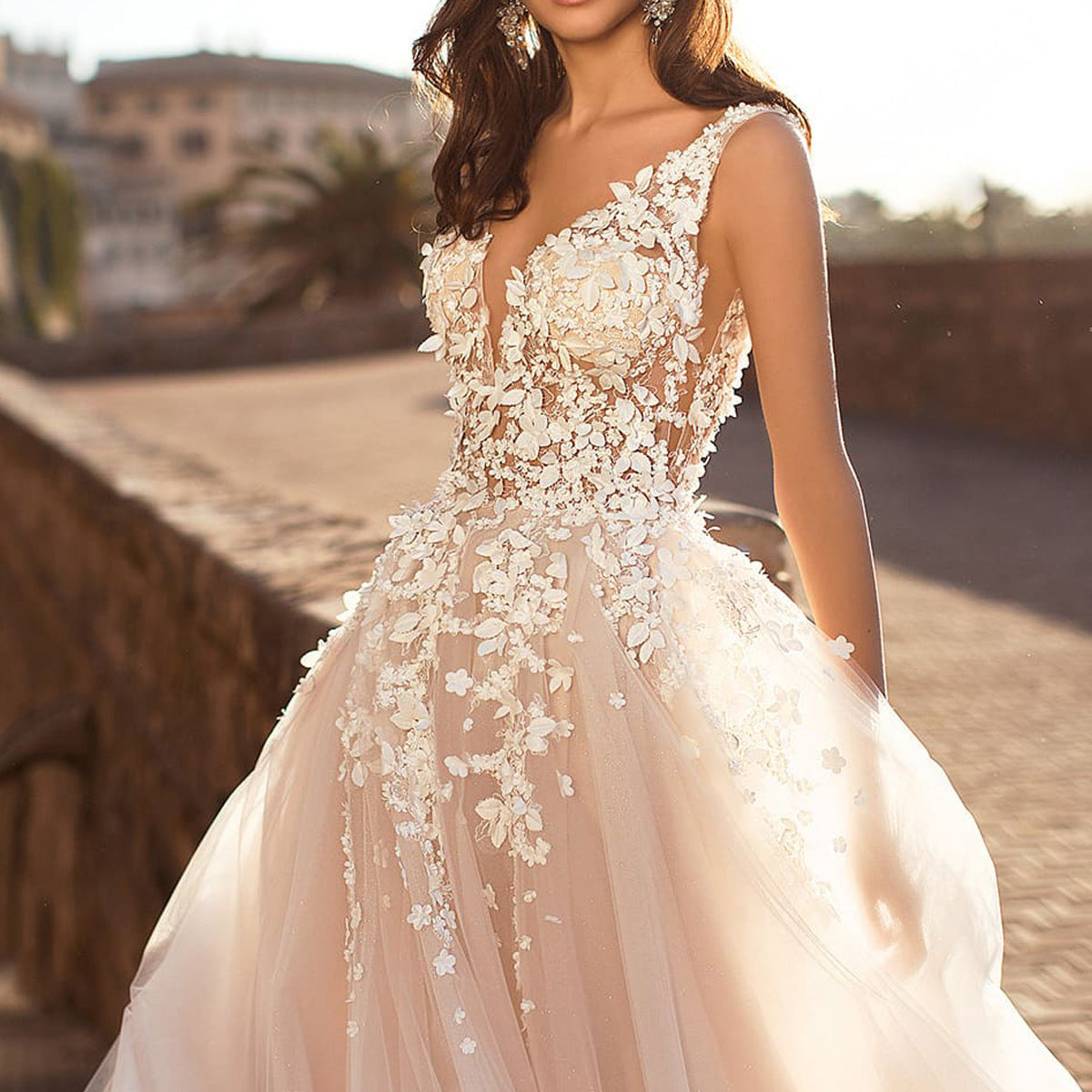 Well Tailored Dress with a Graceful Silhouette
