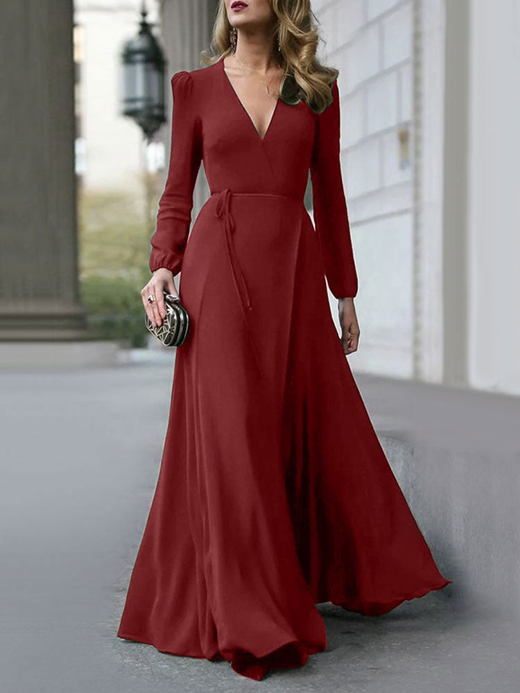 Well Tailored Dress with a Graceful Silhouette