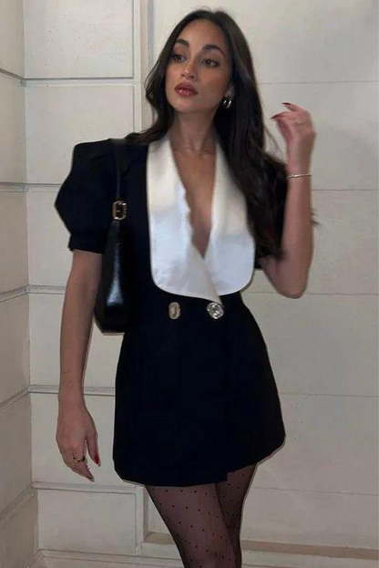 Classic Vintage Dress with a Flattering Fit