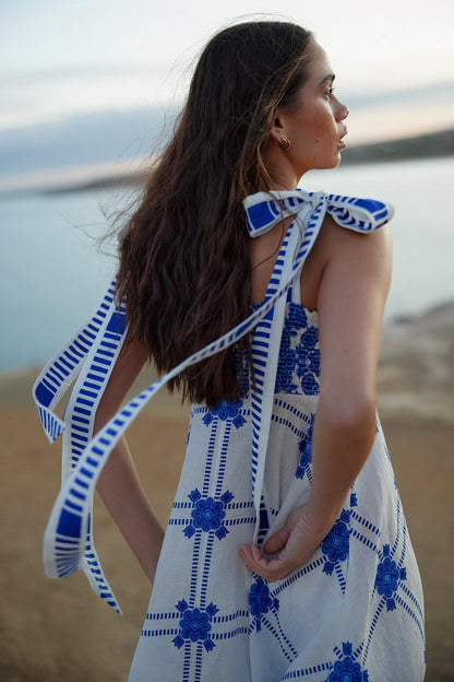 Beautifully Crafted Dress in a Classic Style