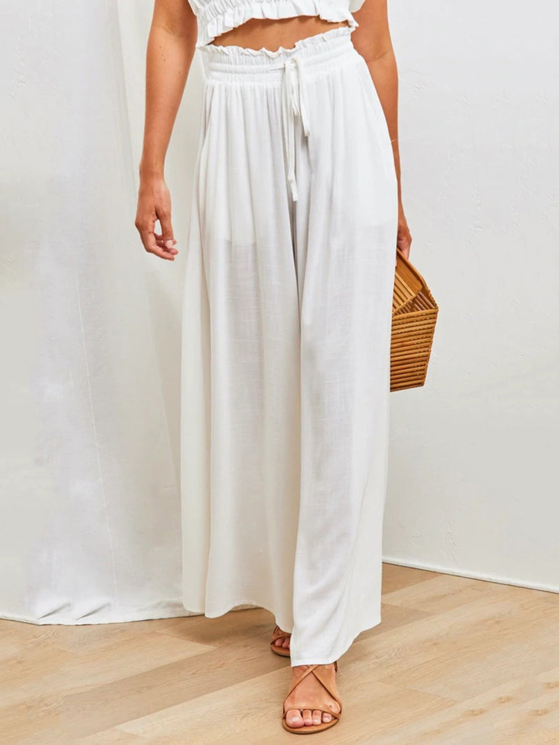 Effortlessly Elegant Pants with a Timeless Design