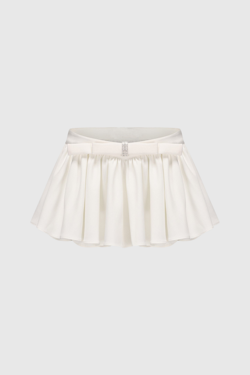 Effortlessly Elegant Garment with a Timeless Design
