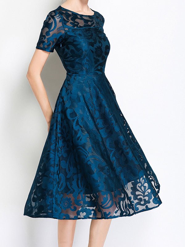 Gracefully Styled Dress for Any Occasion