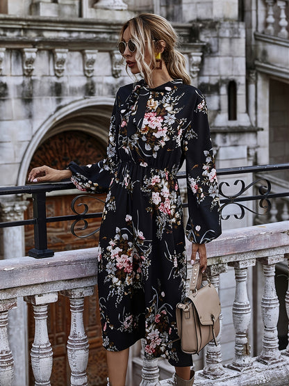 Classic Vintage Dress with a Flattering Fit