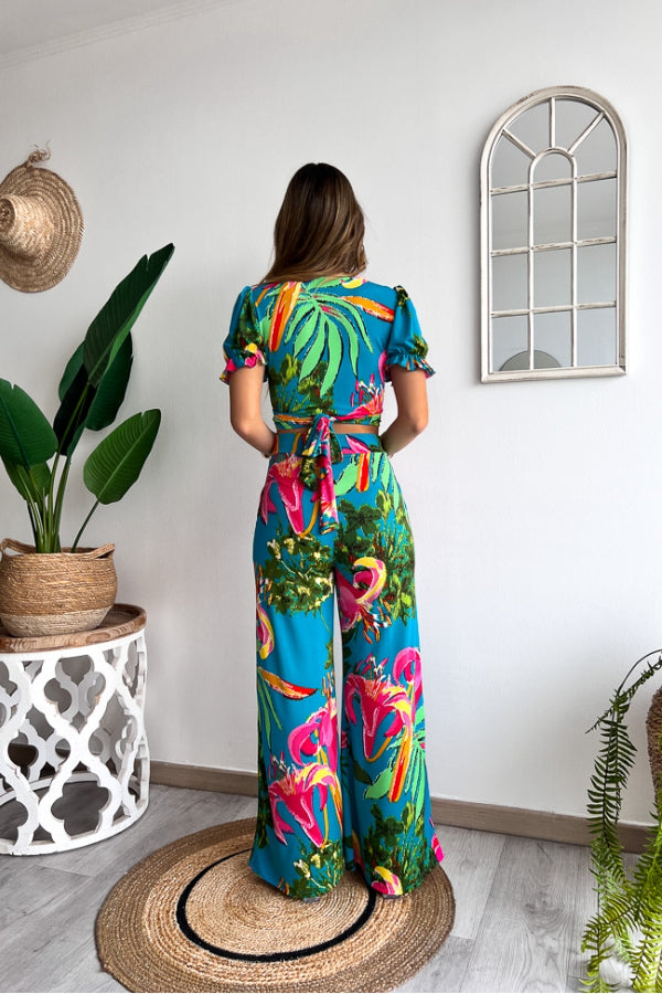Classic Vintage Pants with a Flattering Fit