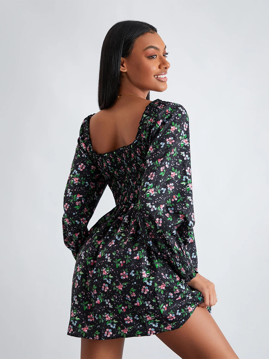 Classic Vintage Dress with a Flattering Fit