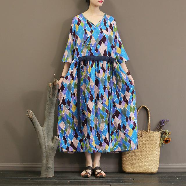 Classic Vintage Dress with a Flattering Fit
