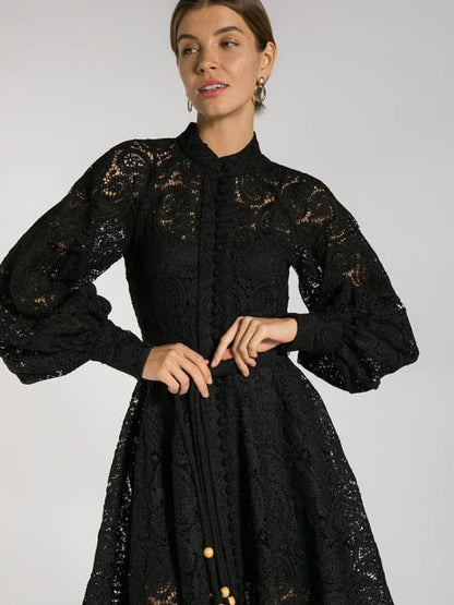 Well Tailored Dress with a Graceful Silhouette