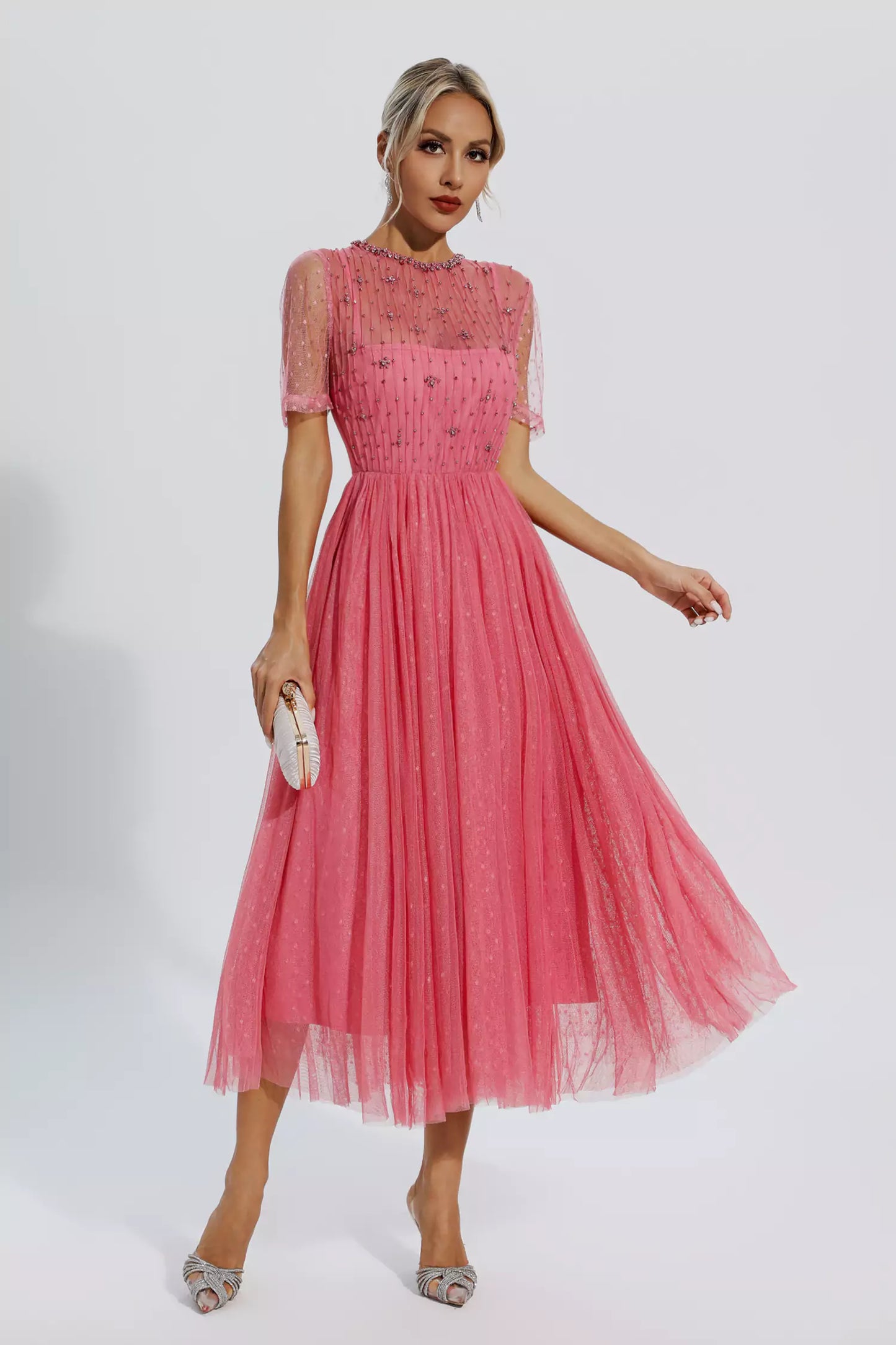 Effortlessly Elegant Dress with a Timeless Design