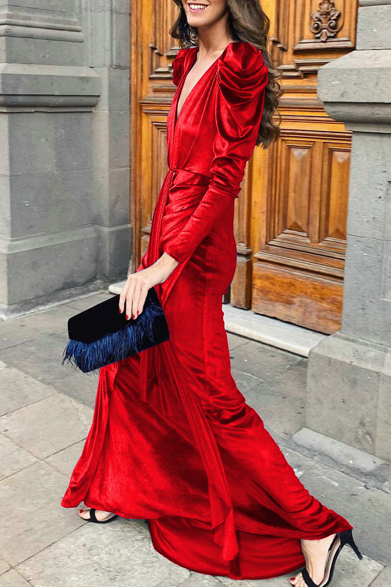 A Vintage Style Dress with Delicate Timeless Details