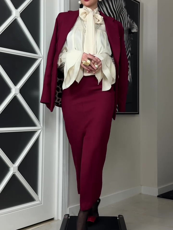 Effortlessly Elegant Garment with a Timeless Design