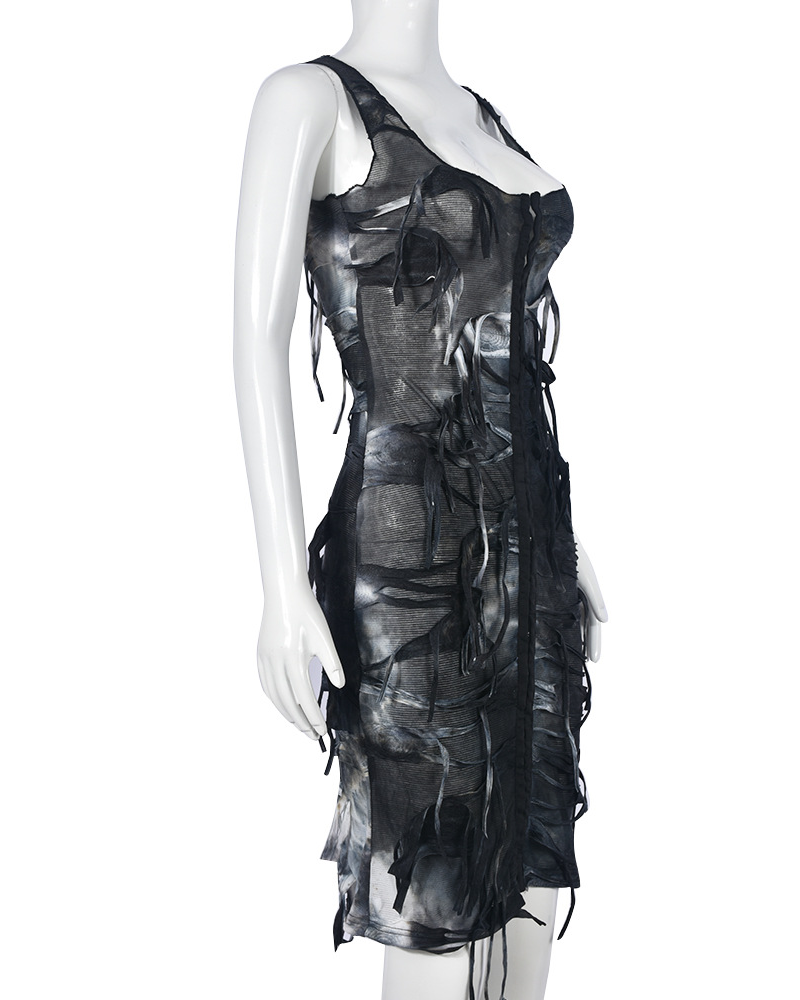 Well Tailored Dress with a Graceful Silhouette