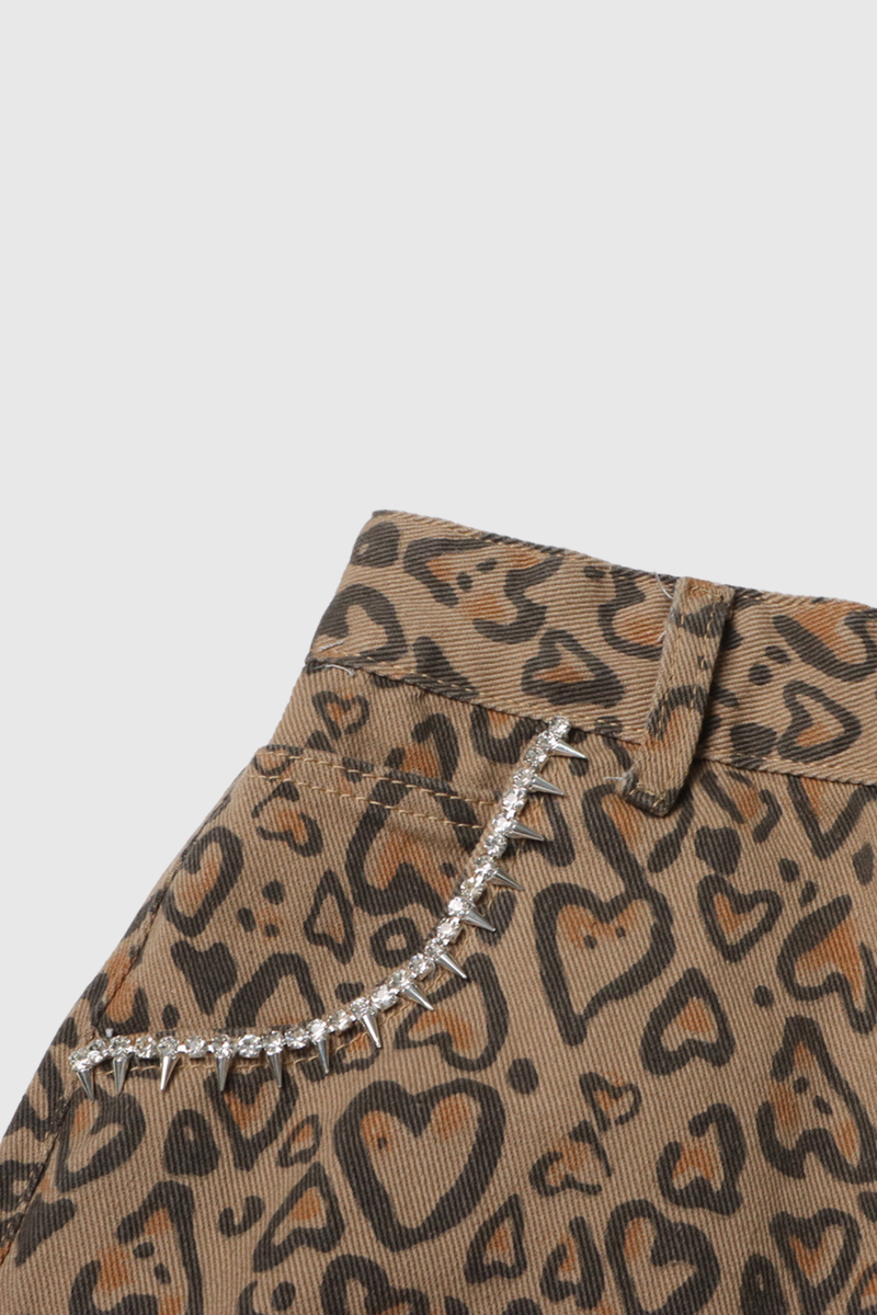 Effortlessly Elegant Garment with a Timeless Design