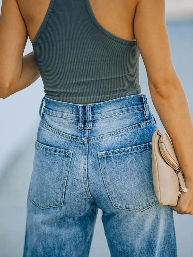 Well Tailored Pants with a Graceful Silhouette