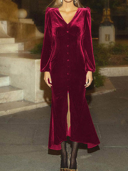 Beautifully Crafted Dress in a Classic Style