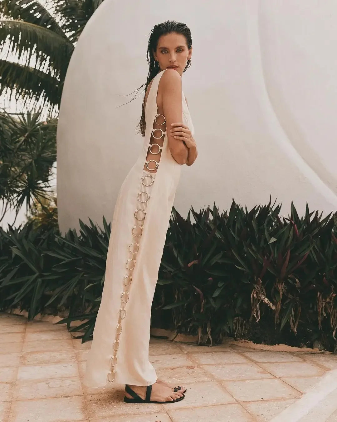 Well Tailored Dress with a Graceful Silhouette