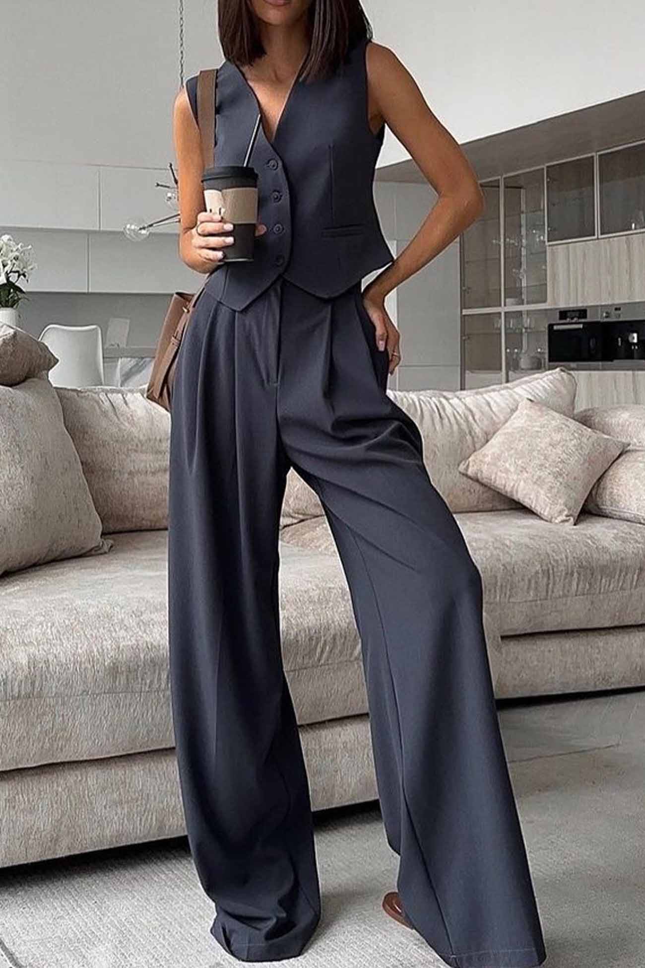 Elegantly Styled Pants for Everyday Wear