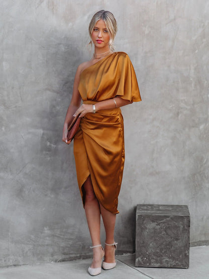 Gracefully Styled Dress for Any Occasion