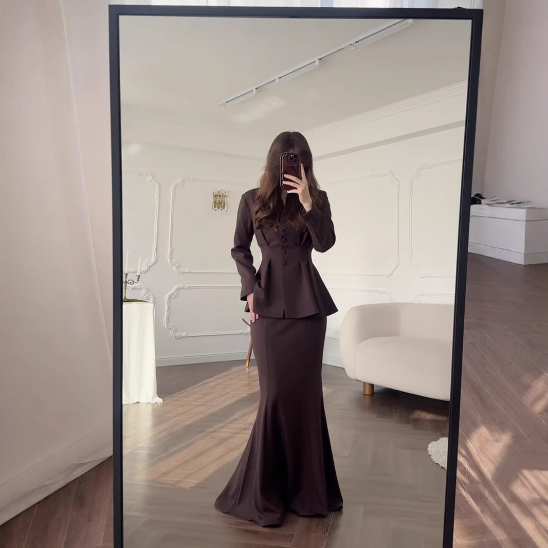 Beautifully Finished Dress in a Timeless Design