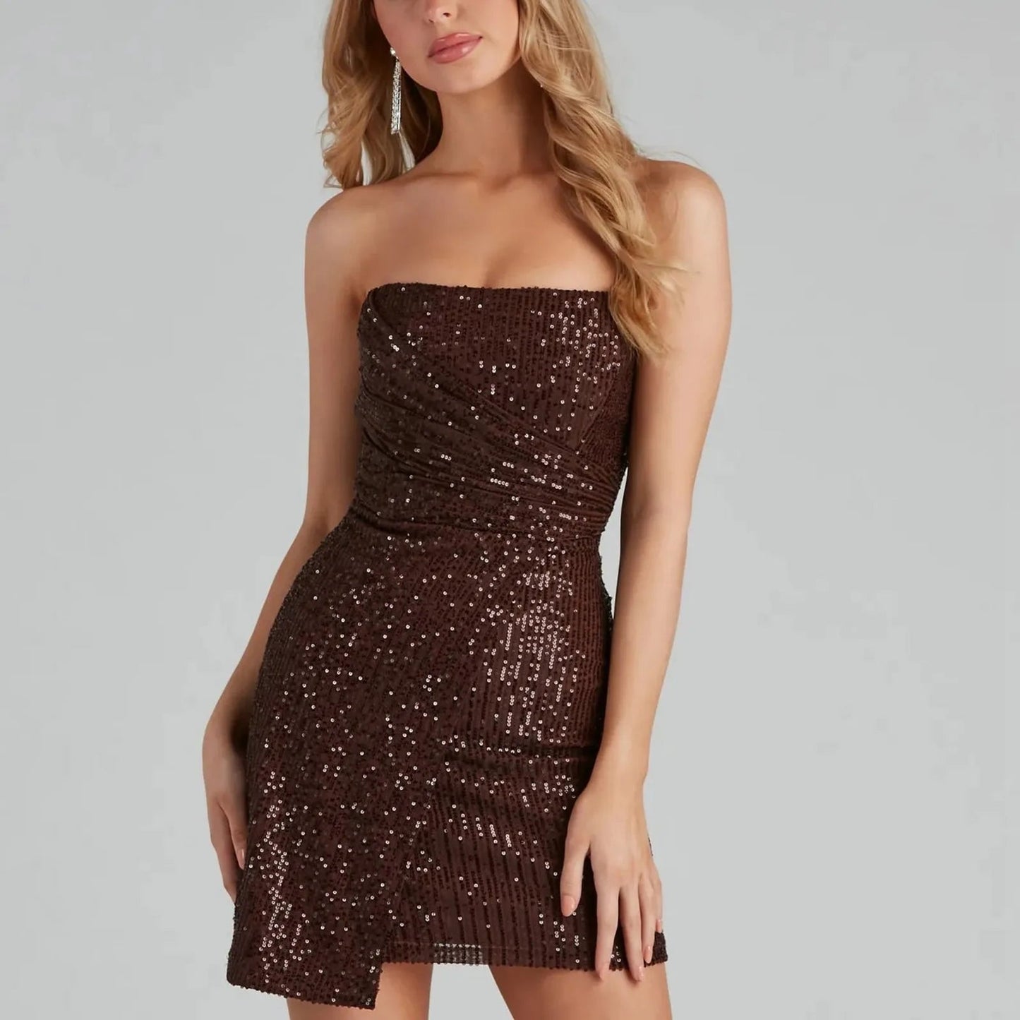 Gracefully Styled Dress for Any Occasion