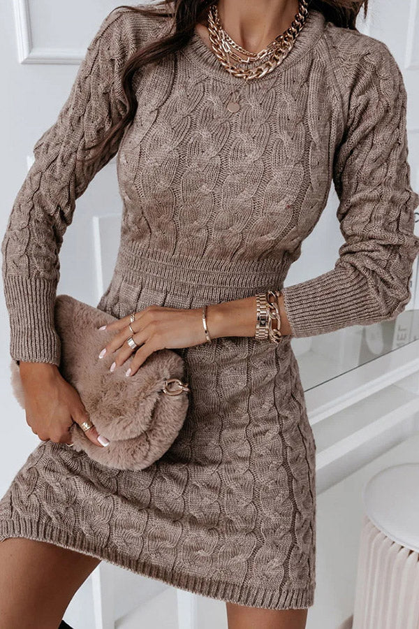 Well Tailored Sweater with a Graceful Silhouette