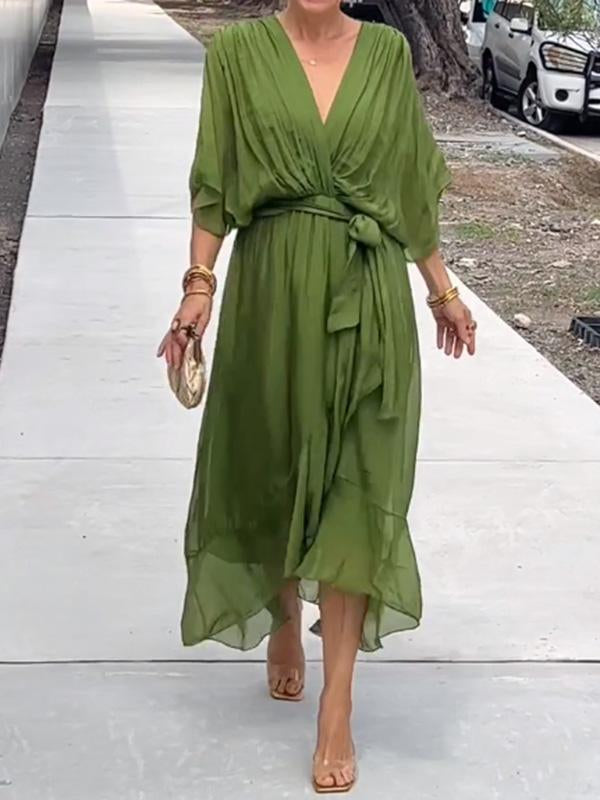 Well Tailored Dress with a Graceful Silhouette