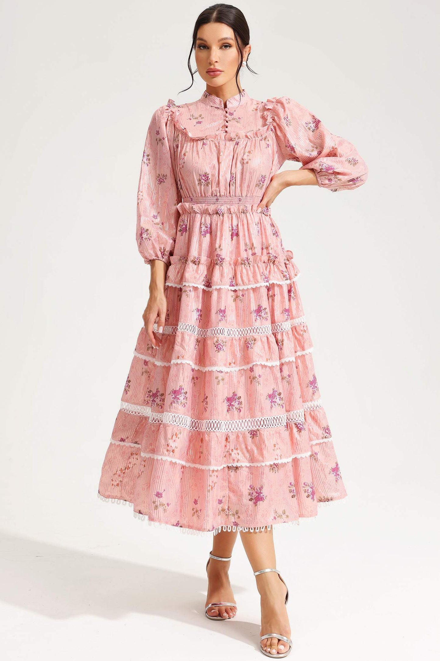 Well Tailored Dress with a Graceful Silhouette