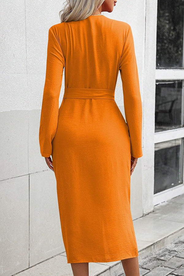 Beautifully Finished Dress in a Timeless Design