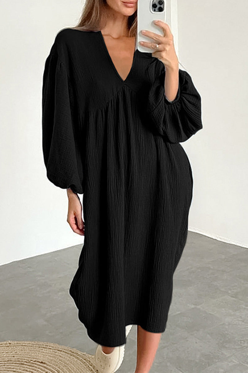 Well Tailored Dress with a Graceful Silhouette