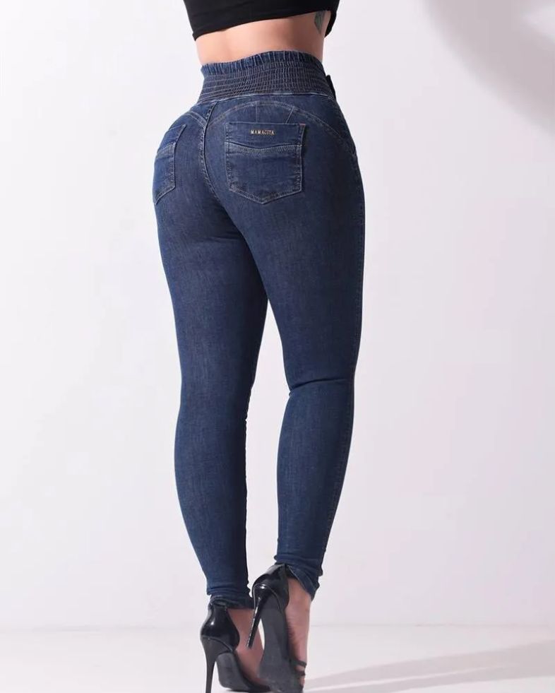 Beautifully Finished Trousers in a Timeless Design