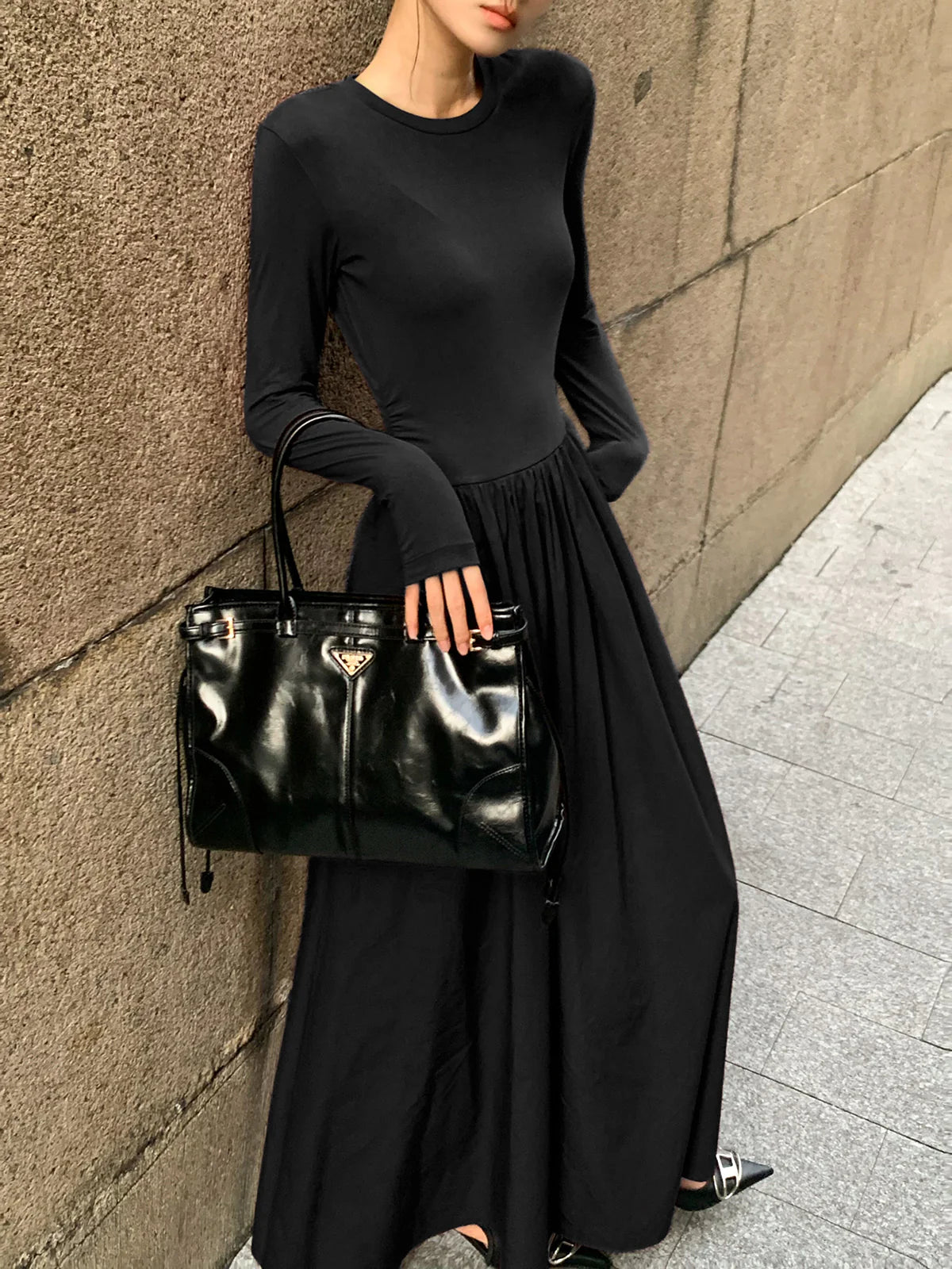 Well Tailored Dress with a Graceful Silhouette