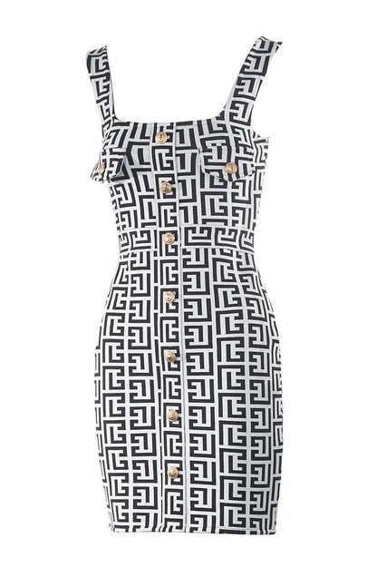 Well Tailored Dress with a Graceful Silhouette