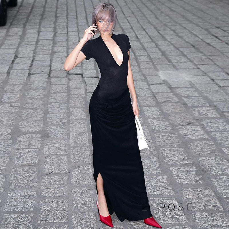 Beautifully Finished Dress in a Timeless Design