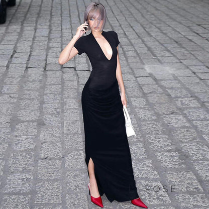 Beautifully Finished Dress in a Timeless Design
