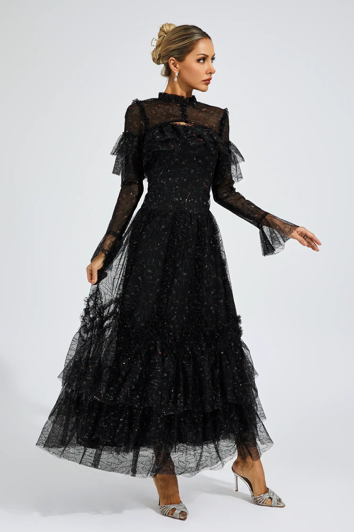 Classic Vintage Dress with a Flattering Fit