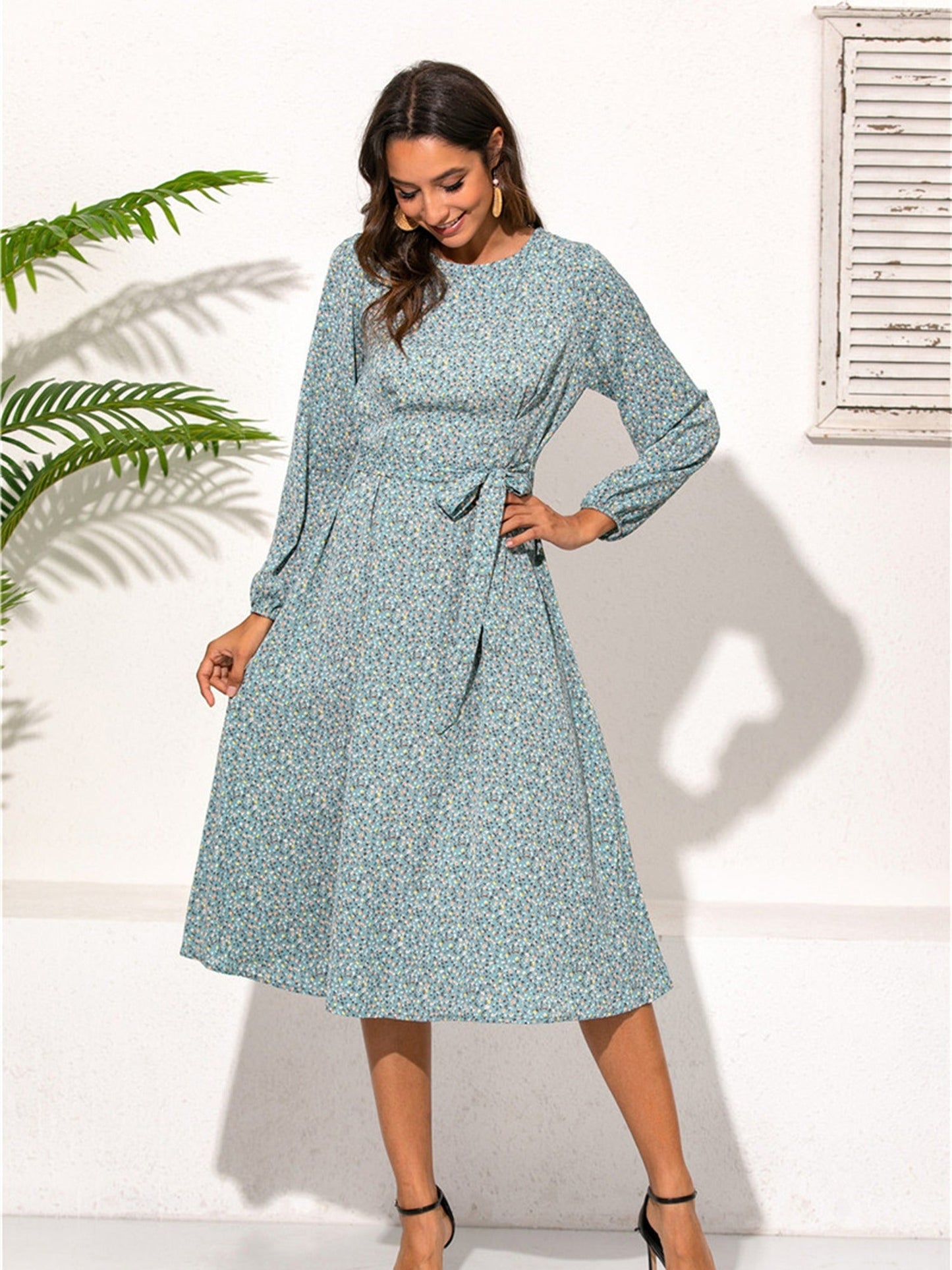 Beautifully Finished Dress in a Timeless Design