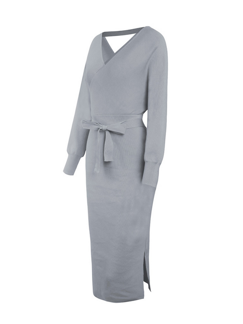 Well Tailored Sweater with a Graceful Silhouette