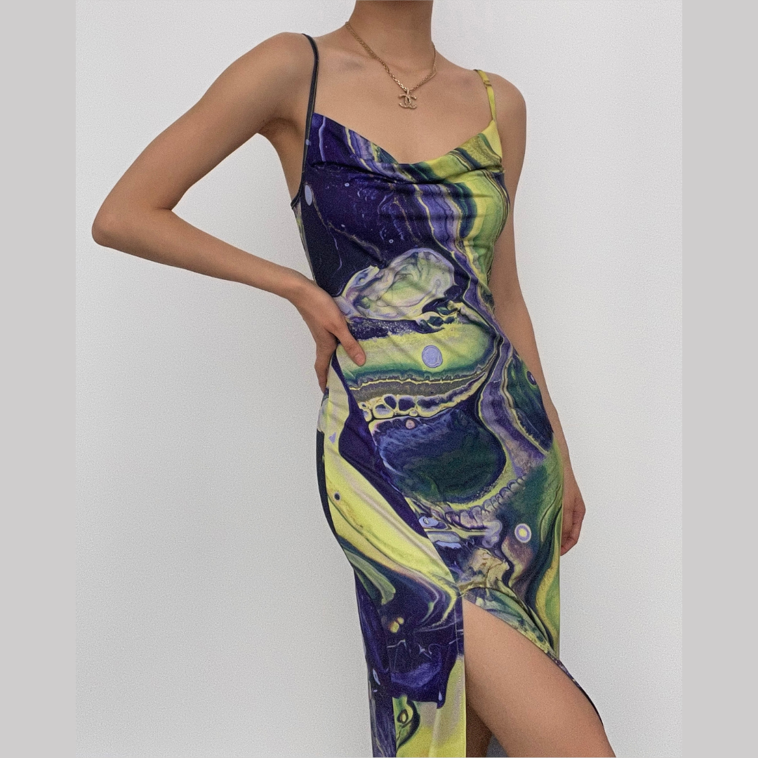 Classic Vintage Dress with a Flattering Fit