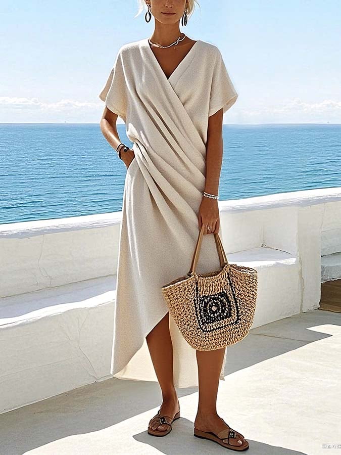 Effortlessly Elegant Dress with a Timeless Design