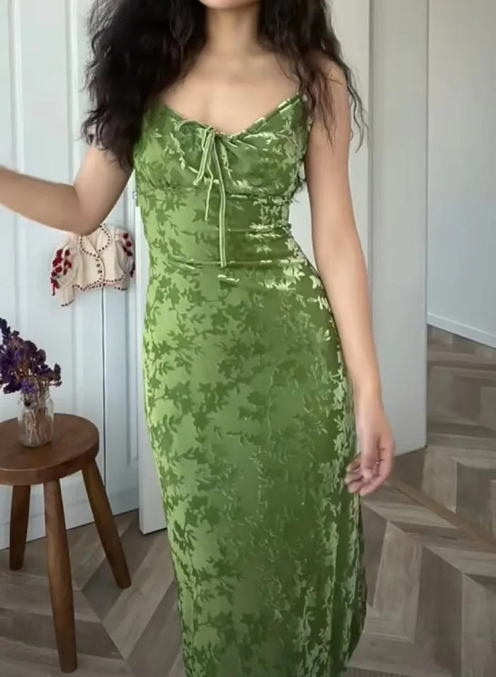 A Vintage Style Dress with Delicate Timeless Details