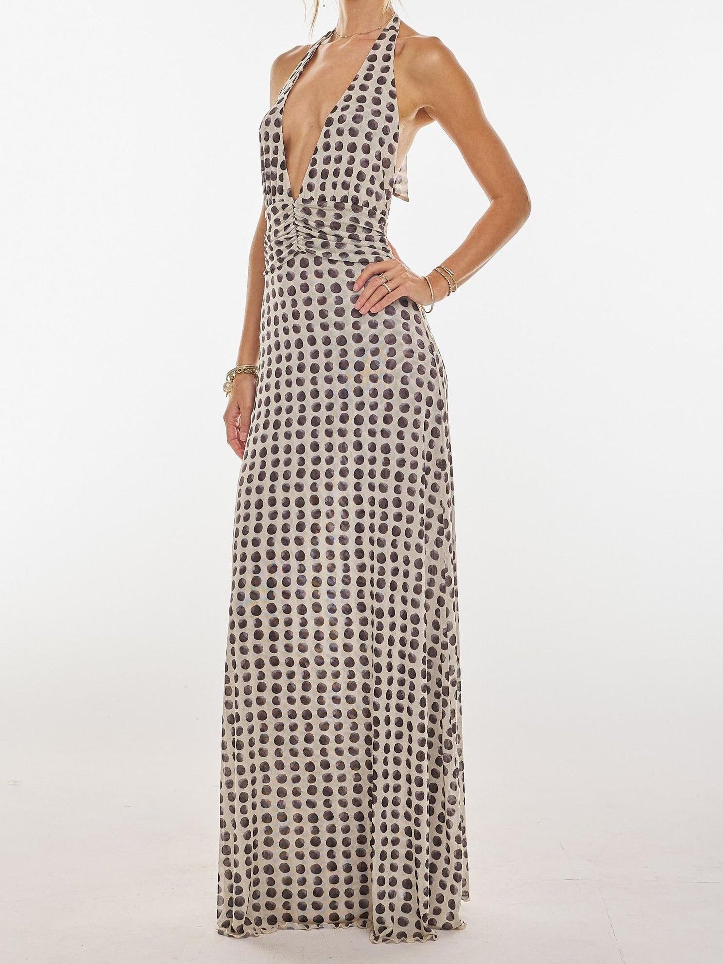 Effortlessly Elegant Dress with a Timeless Design