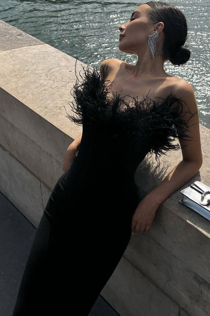 Well Tailored Dress with a Graceful Silhouette