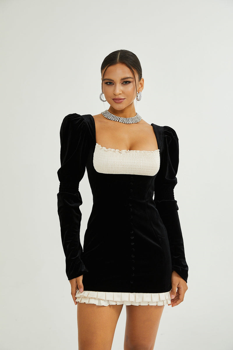 Classic Vintage Dress with a Flattering Fit