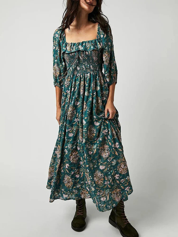 Classic Vintage Dress with a Flattering Fit