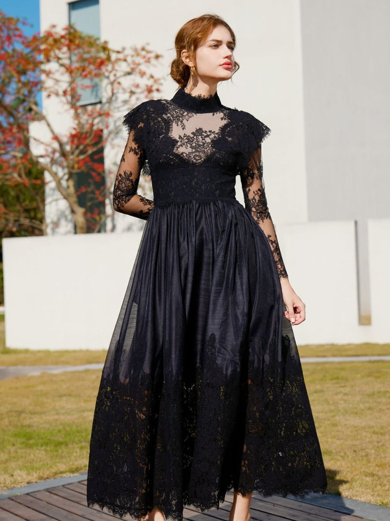 Effortlessly Elegant Dress with a Timeless Design