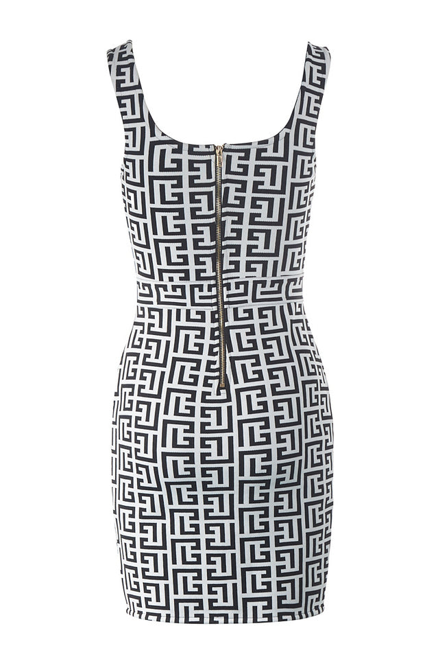 Well Tailored Dress with a Graceful Silhouette