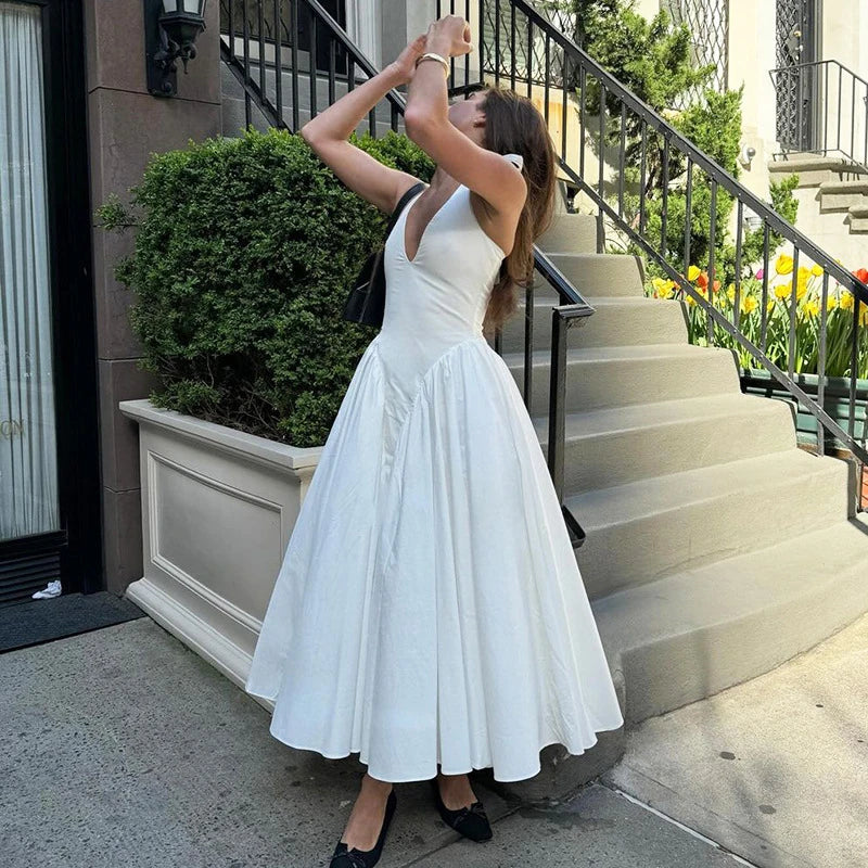 Beautifully Crafted Dress in a Classic Style